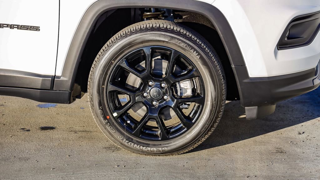 New 2026 Jeep Compass Latitude image 11