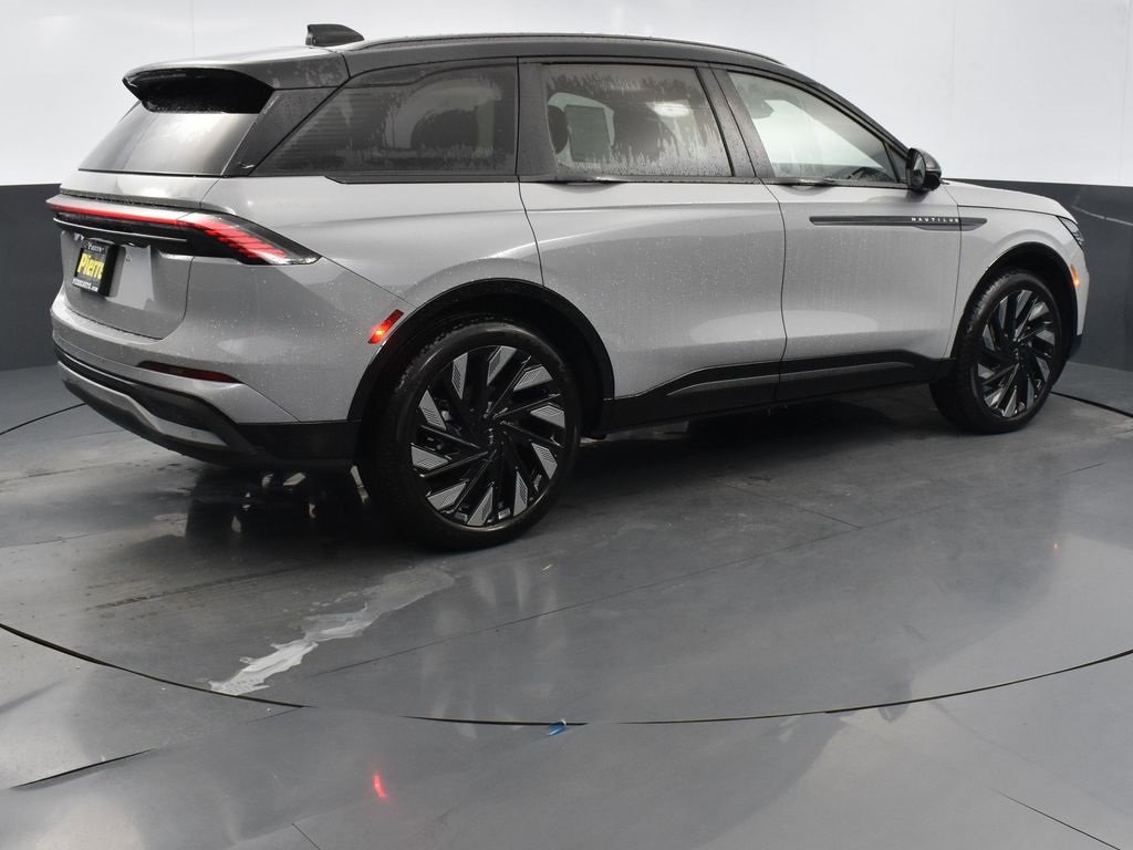 New 2026 Lincoln Nautilus Reserve w/ Jet Appearance Package image 4