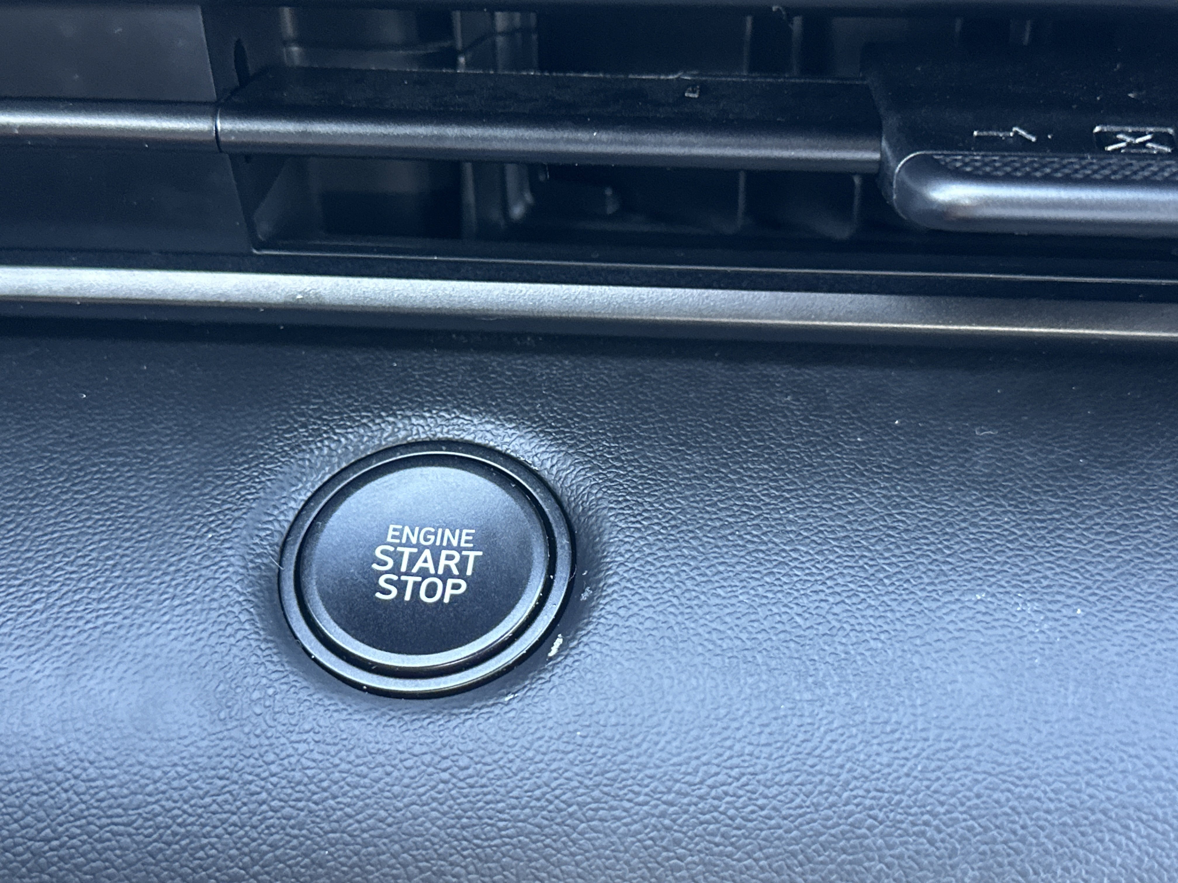 Used 2025 Hyundai Elantra Sport FWD image 13