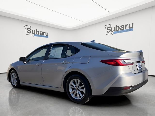 Used 2025 Toyota Camry LE image 5