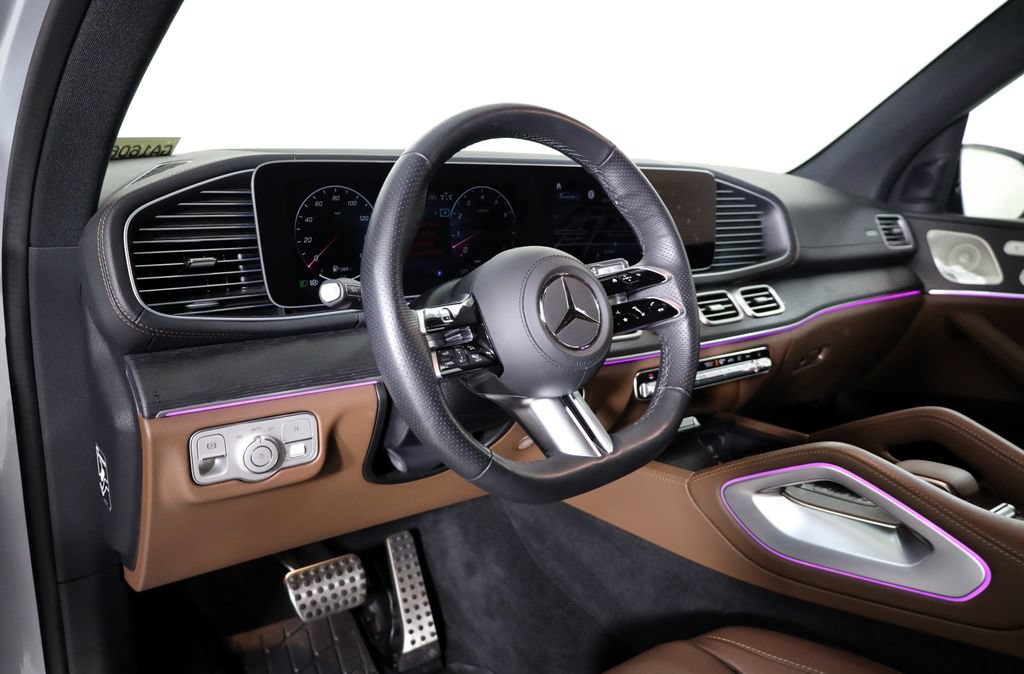 Used 2025 Mercedes-Benz GLS 450 4MATIC image 28