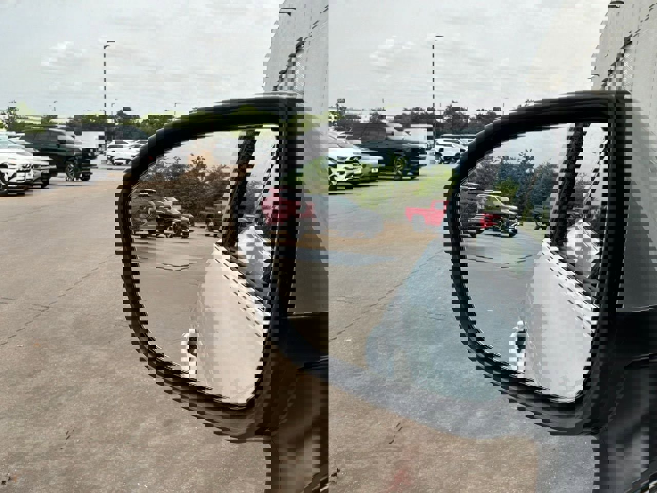 Used 2025 Nissan Pathfinder SV image 20