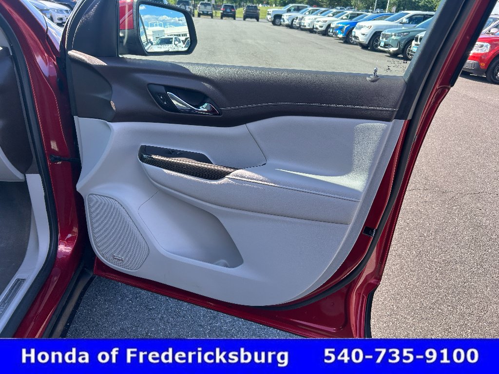 Used 2022 GMC Acadia SLT w/ Technology Package AWD/4WD image 16