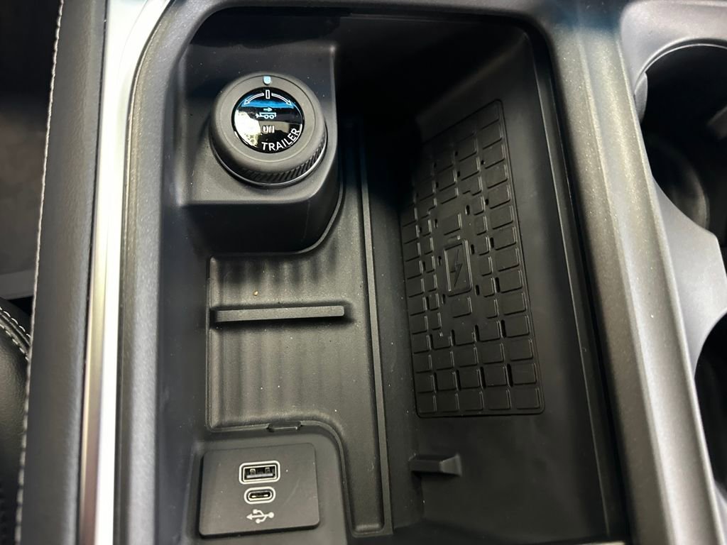 New 2025 Ford Expedition Platinum w/ Stealth Performance Package image 11