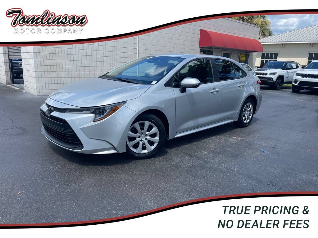 Used 2025 Toyota Corolla LE FWD image 1