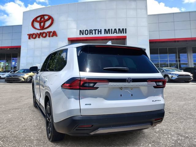 Used 2025 Toyota Grand Highlander AWD image 3