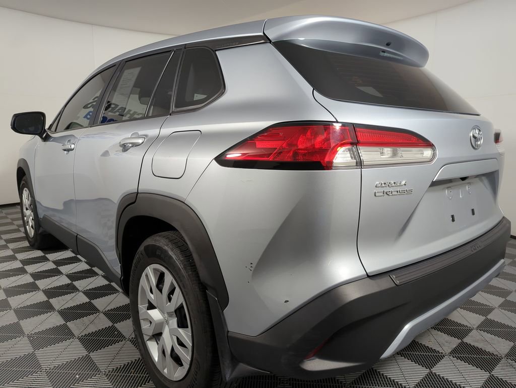 Used 2024 Toyota Corolla Cross L video 2