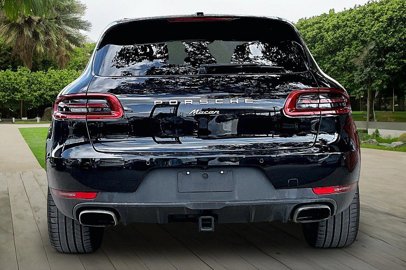 Used 2018 Porsche Macan AWD/4WD image 3