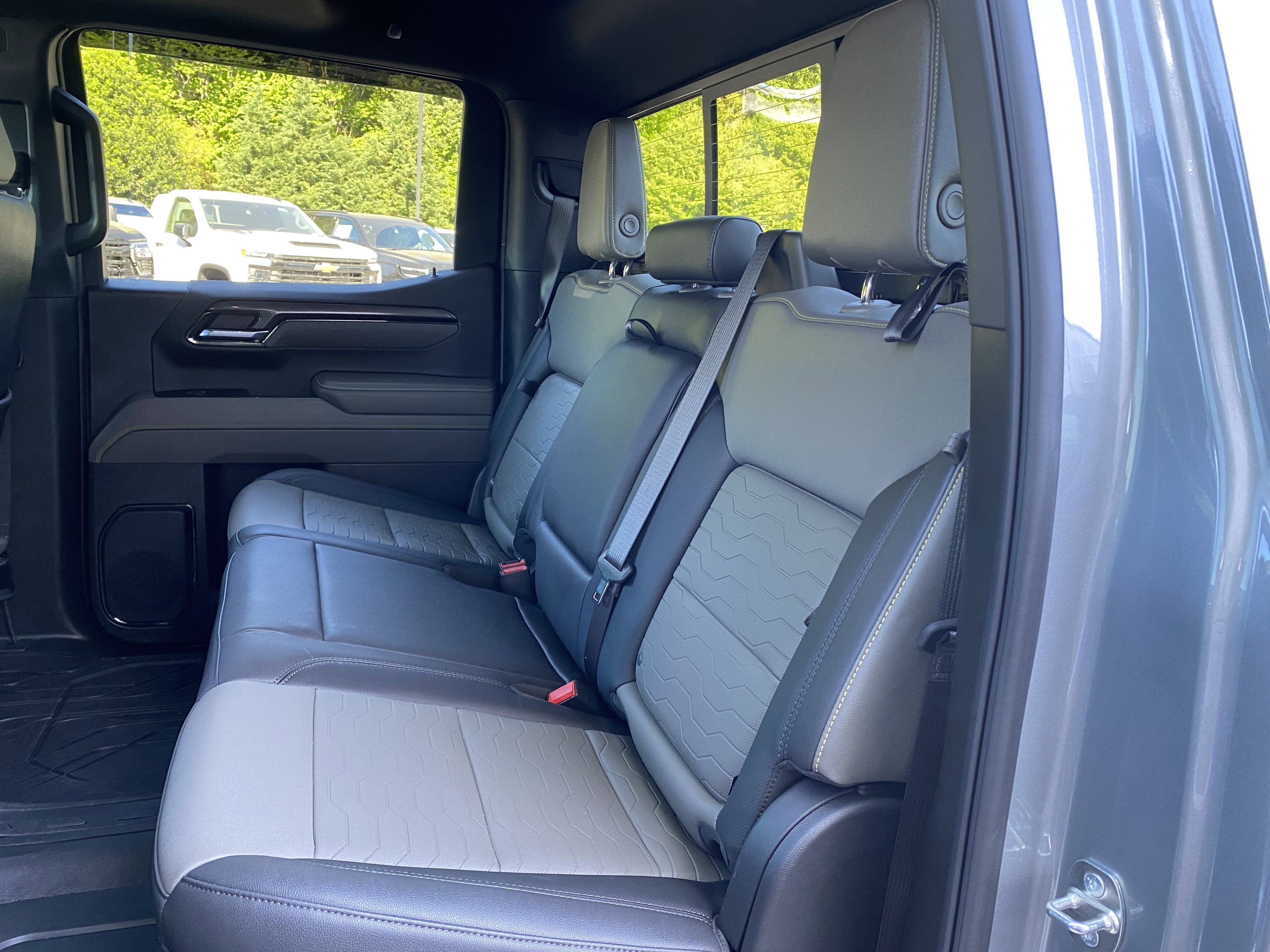 Used 2024 Chevrolet Silverado 1500 ZR2 w/ Technology Package AWD/4WD image 30