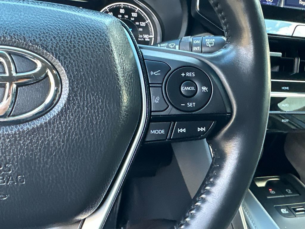 Certified 2022 Toyota Venza Limited image 25