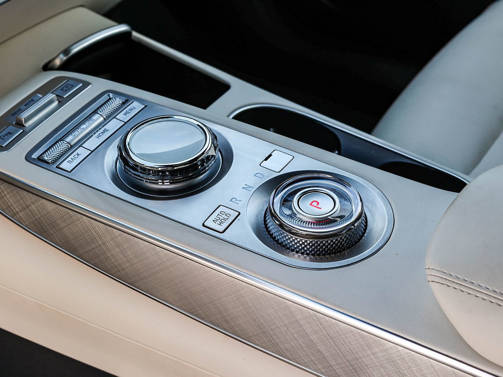 Used 2025 Genesis Electrified GV70 Advanced image 21