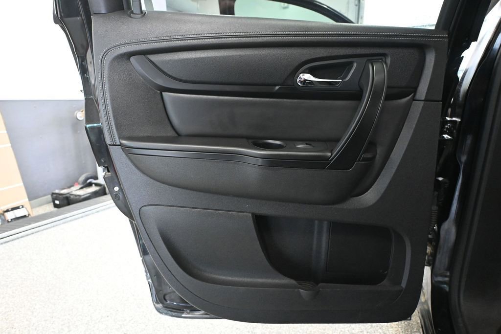 Used 2016 GMC Acadia SLE AWD/4WD image 38