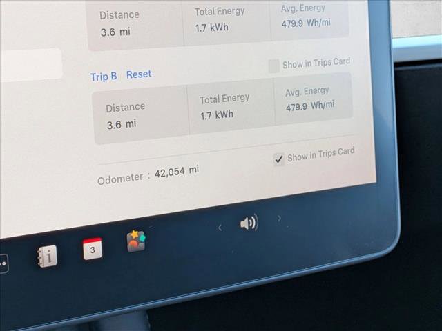 Used 2022 Tesla Model Y Long Range image 12