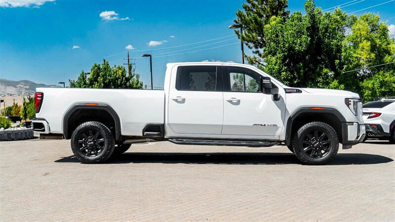 Used 2024 GMC Sierra 2500 AT4 AWD/4WD image 5