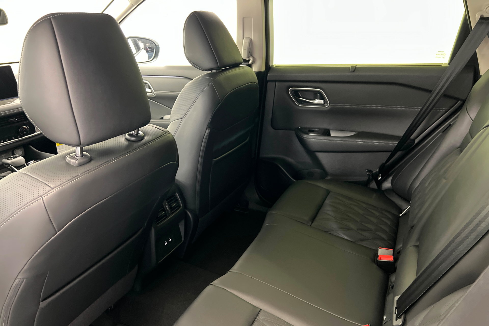 New 2026 Nissan Rogue Platinum AWD/4WD image 19