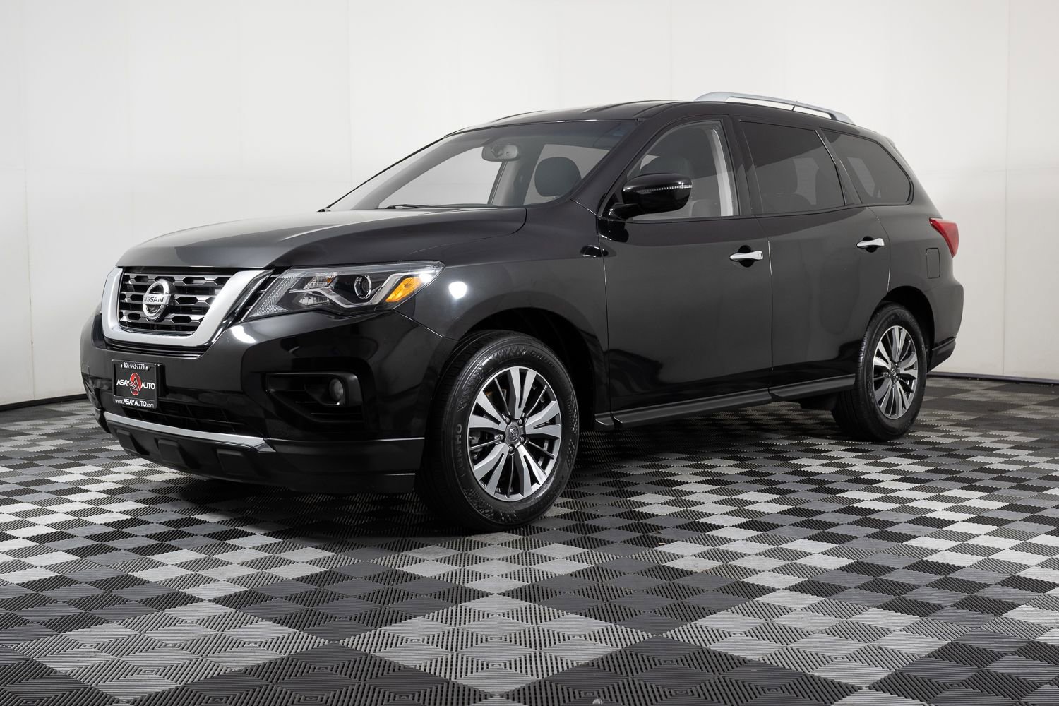 Used 2017 Nissan Pathfinder SV
