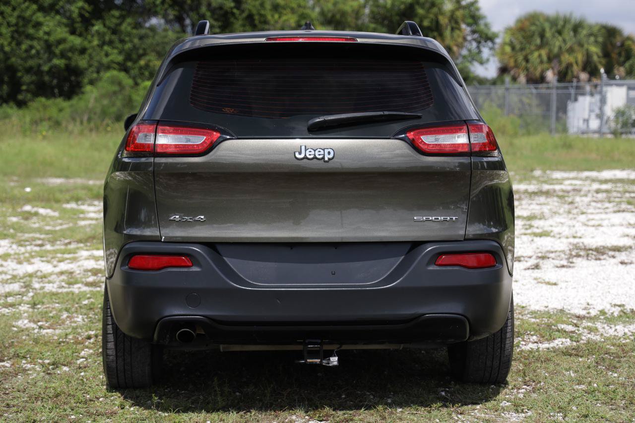 Used 2015 Jeep Cherokee Sport w/ Sport Appearance Group AWD/4WD image 7