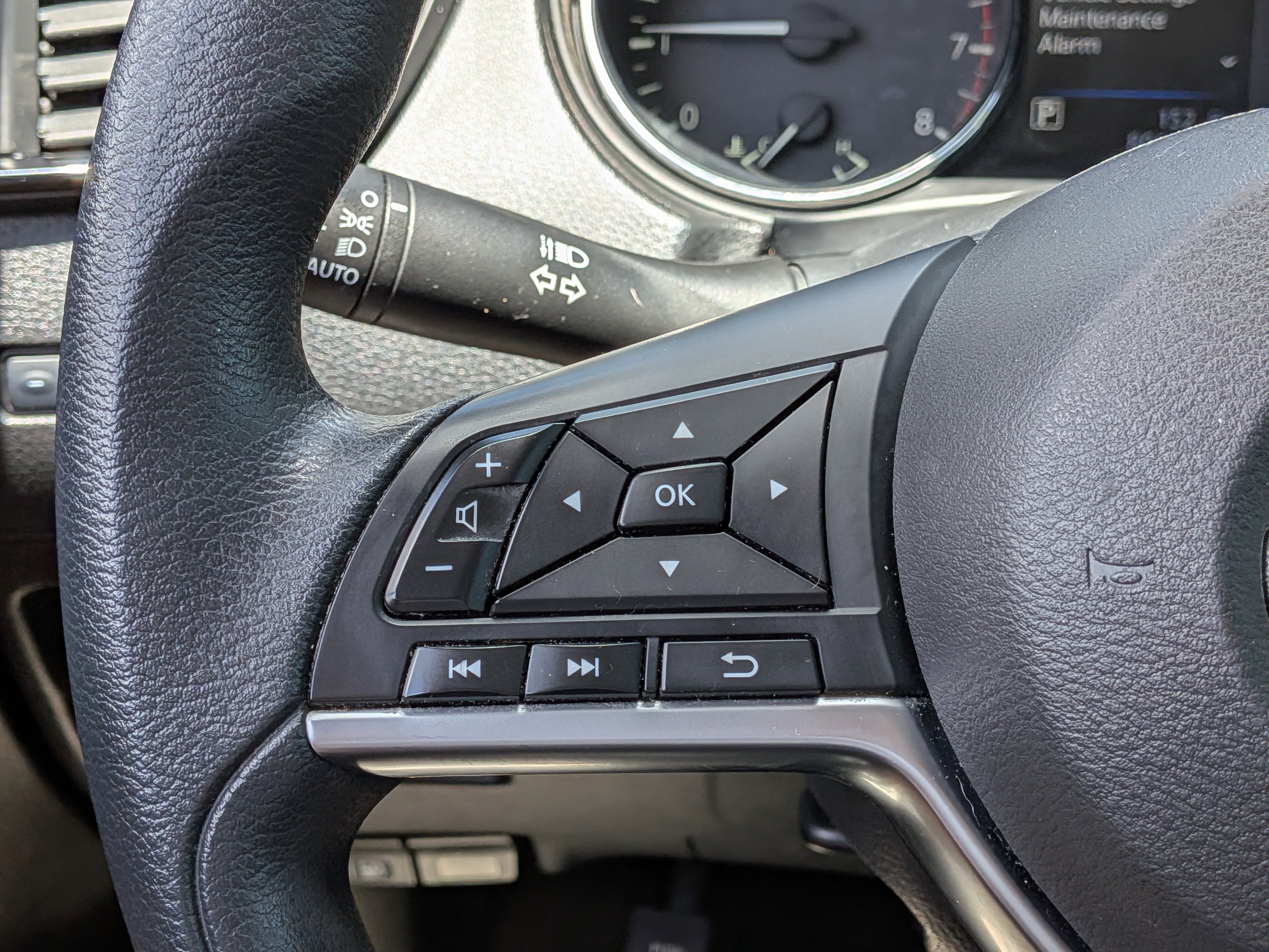 Used 2020 Nissan Rogue Sport S FWD image 23