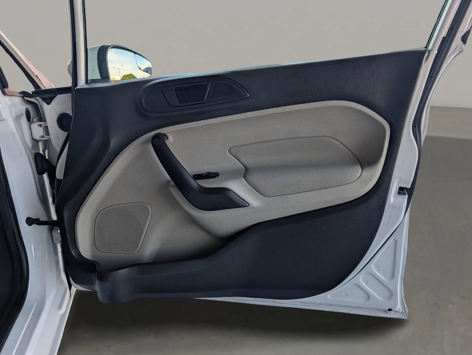 Used 2019 Ford Fiesta SE FWD image 17
