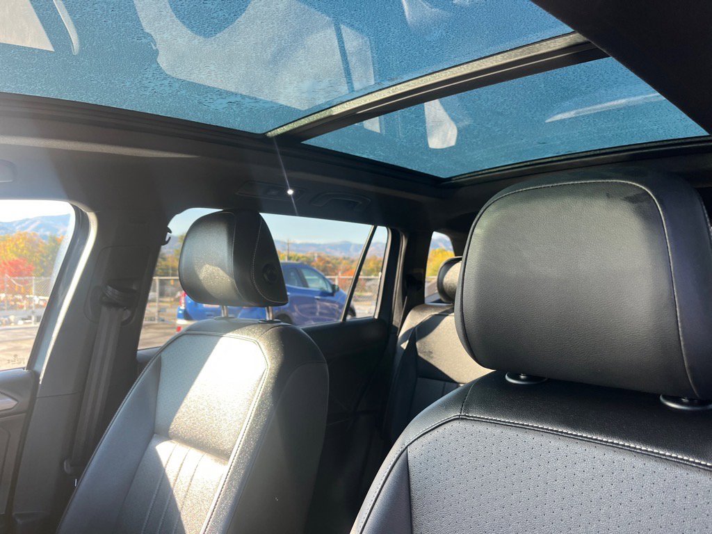 Used 2024 Volkswagen Tiguan SE R-Line image 8