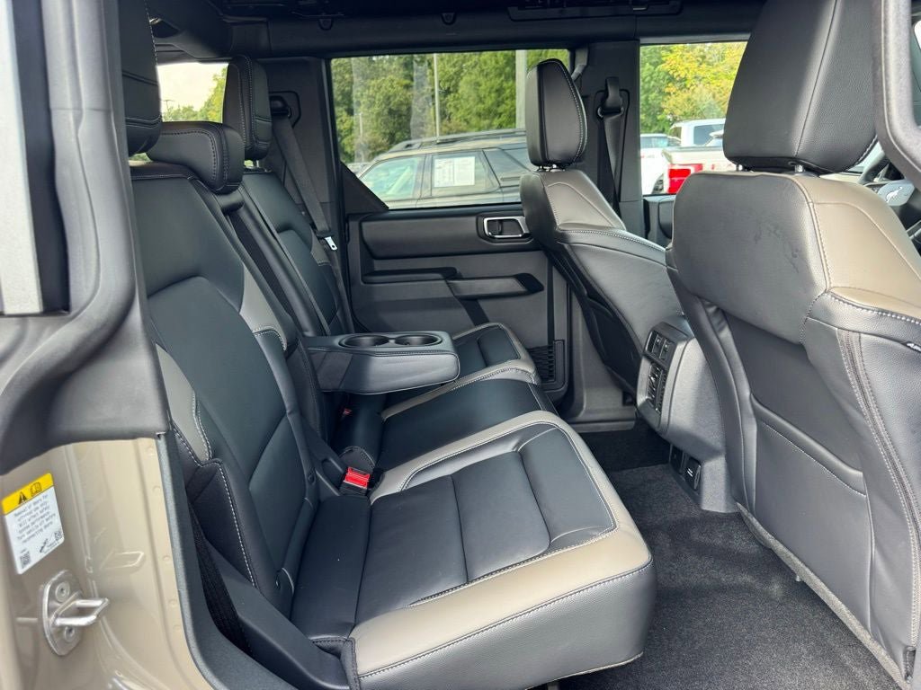 New 2025 Ford Bronco Outer Banks w/ Sasquatch Package AWD/4WD image 28