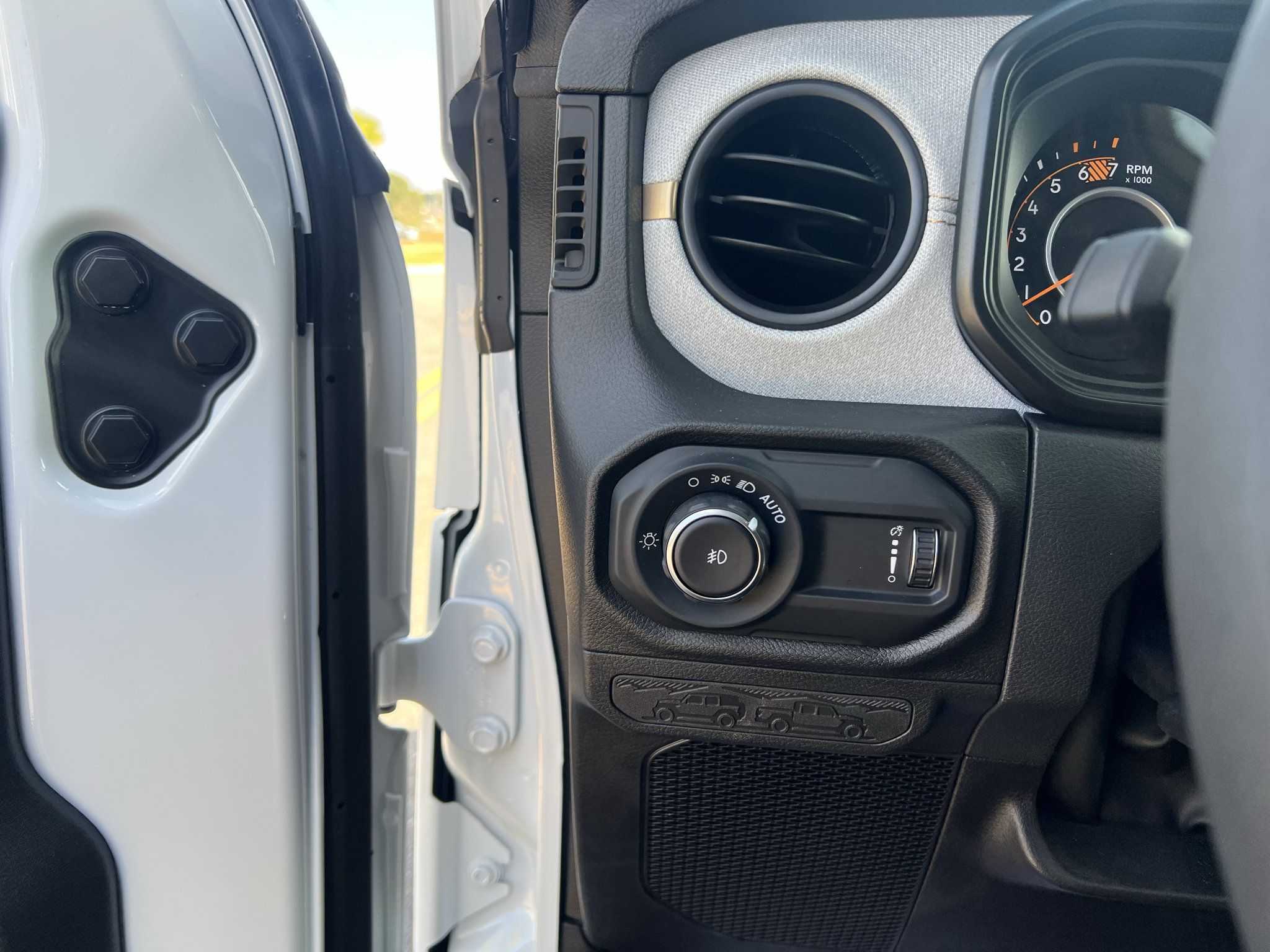 Used 2025 Jeep Wrangler Unlimited Sport AWD/4WD image 19