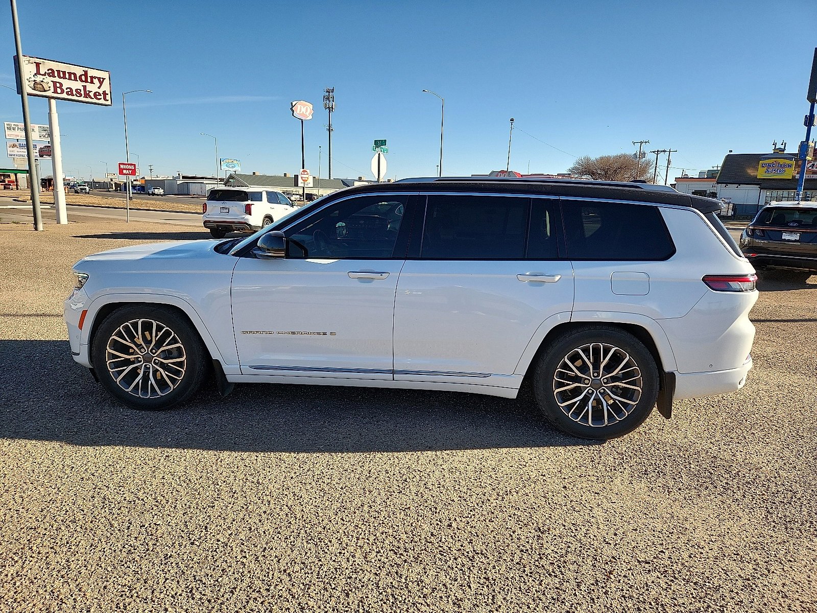 Used 2021 Jeep Grand Cherokee L Summit image 2