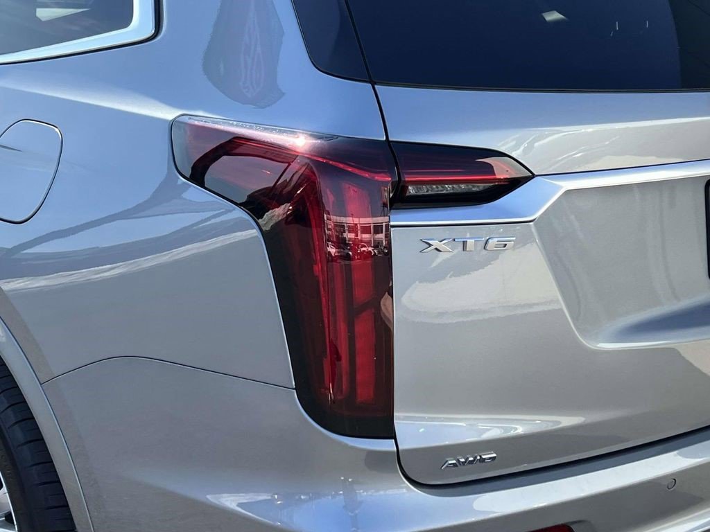 Certified 2025 Cadillac XT6 Luxury AWD/4WD image 10