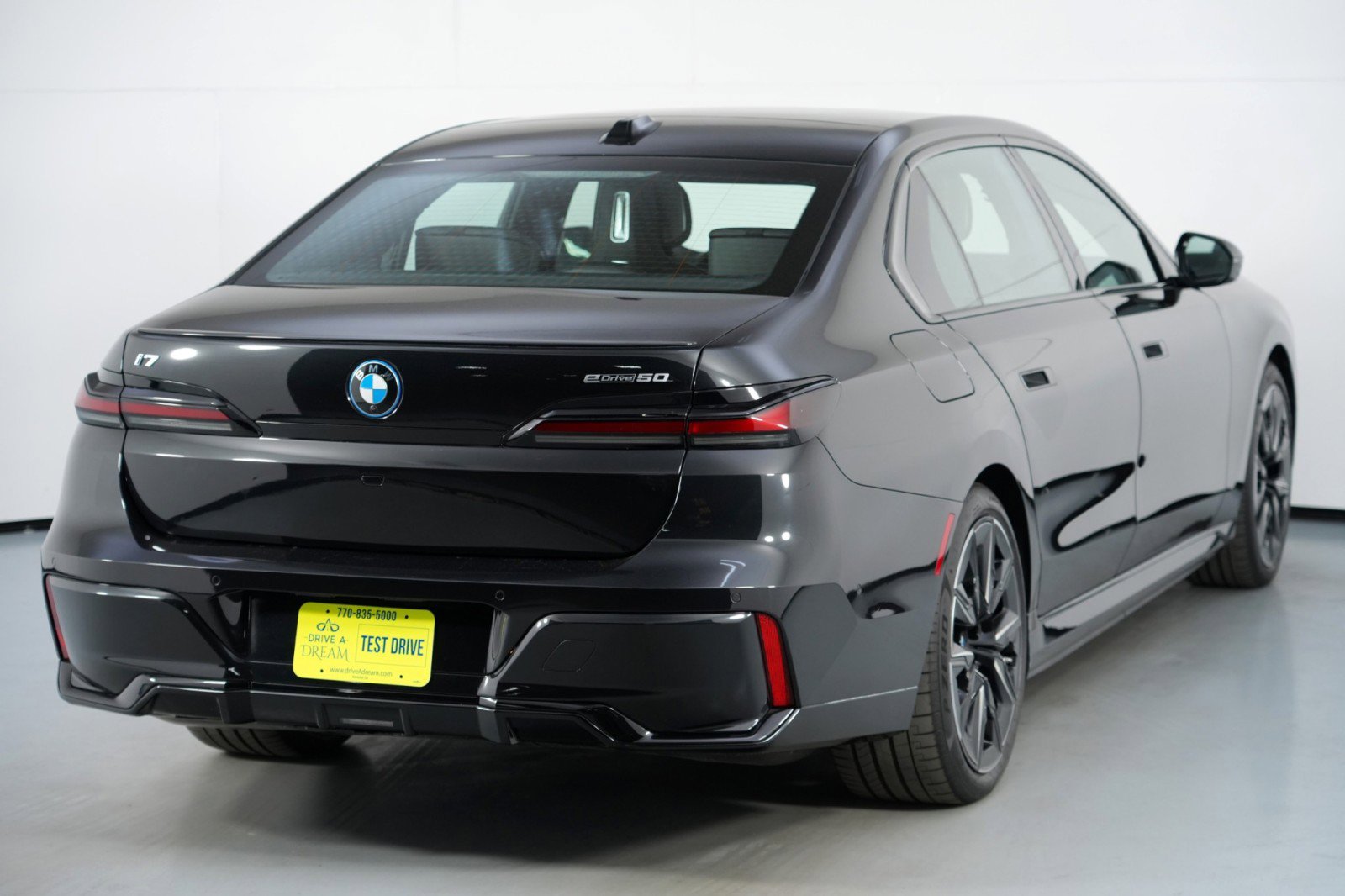 Used 2024 BMW i7 eDrive50 w/ M Sport Package image 61