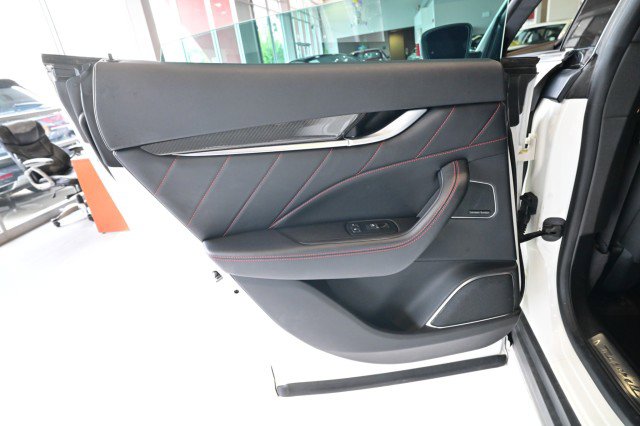 Used 2019 Maserati Levante GranLusso AWD/4WD image 26