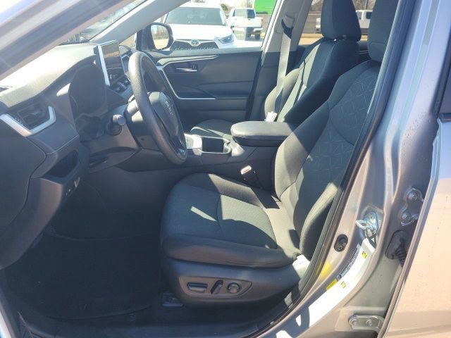 Used 2024 Toyota RAV4 XLE FWD image 15
