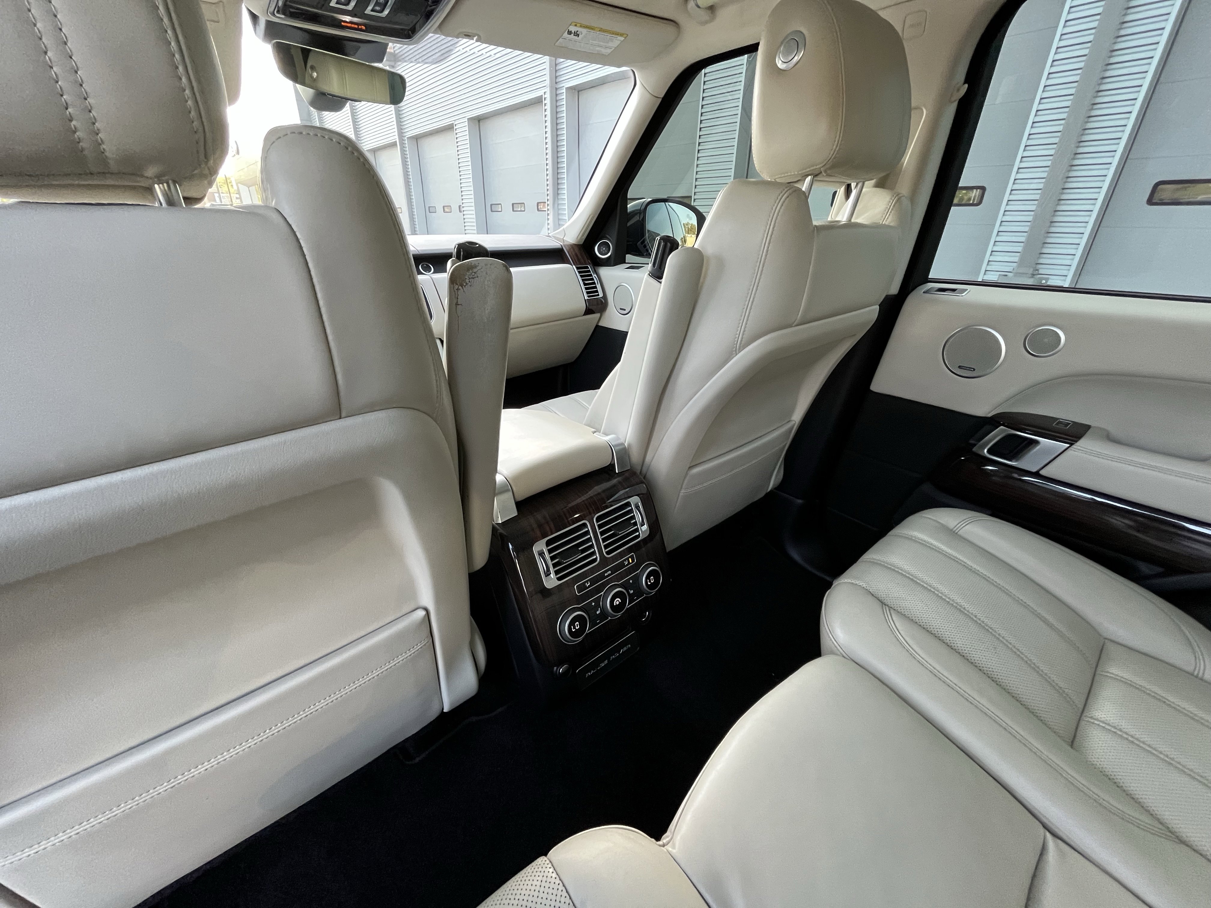 Used 2017 Land Rover Range Rover Supercharged image 28