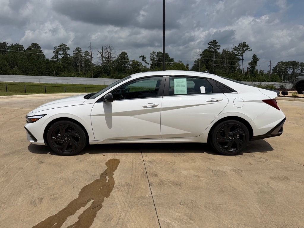 Certified 2026 Hyundai Elantra SEL Sport Premium FWD image 2