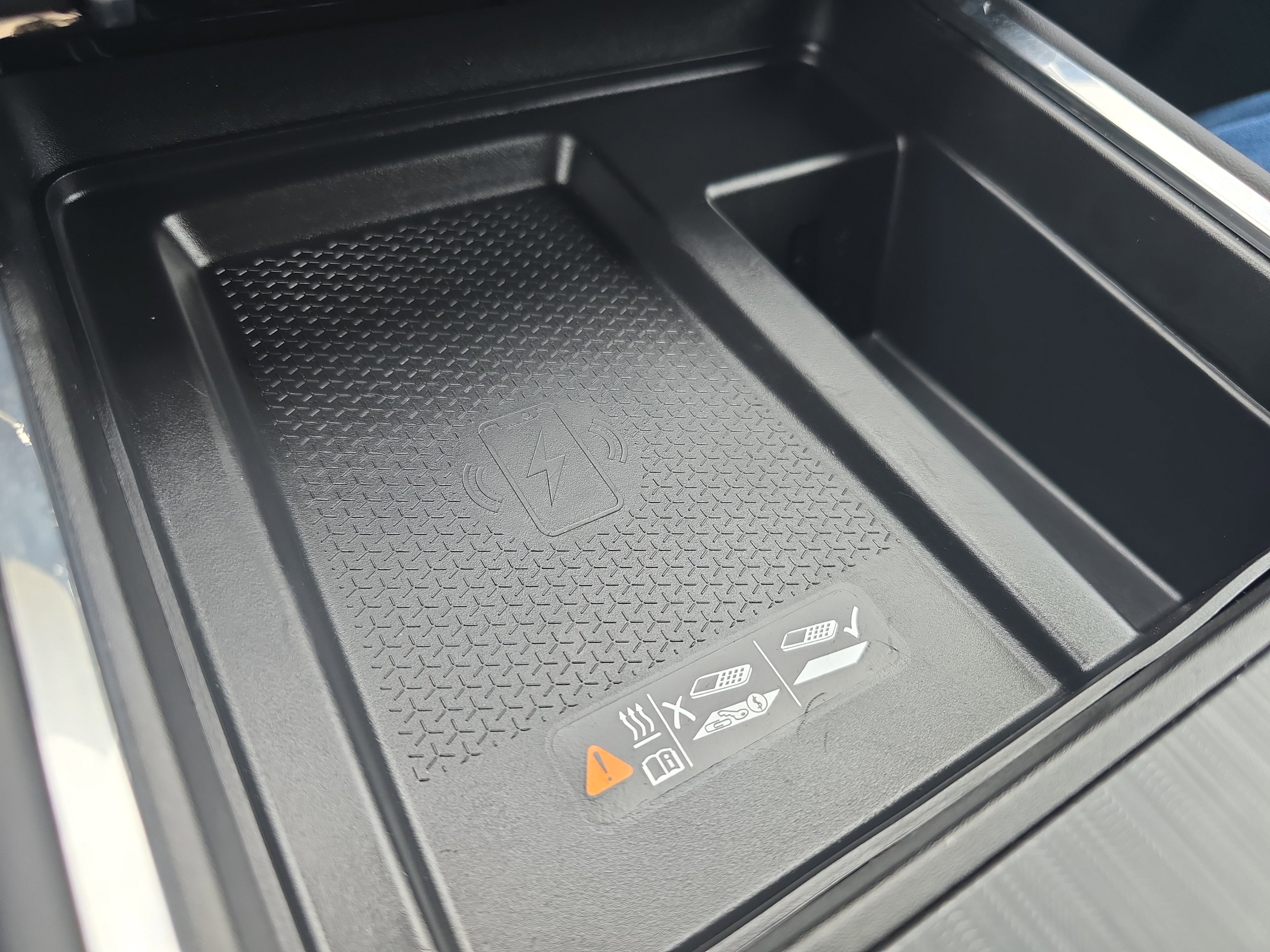 Used 2025 GMC Acadia Elevation w/ Elevation Premium Package image 32