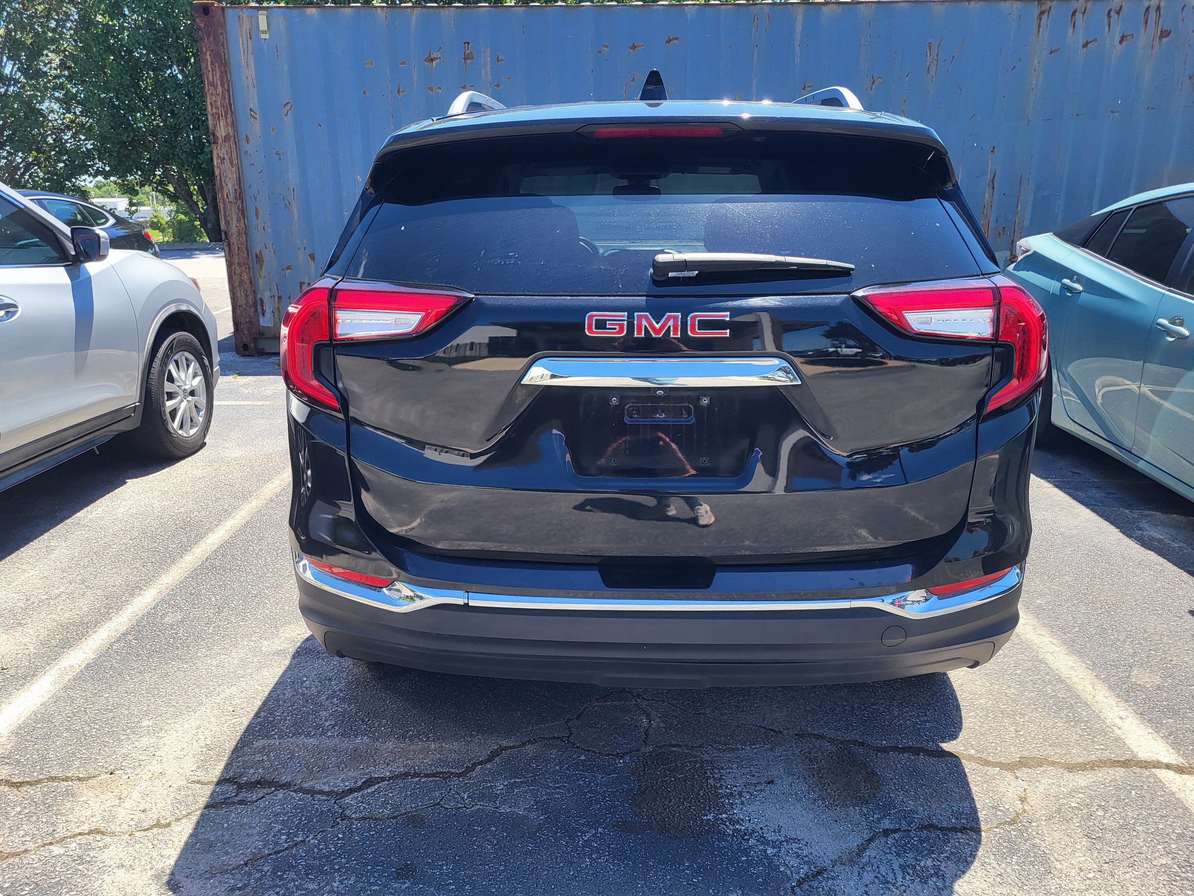 Used 2024 GMC Terrain SLT AWD/4WD image 5