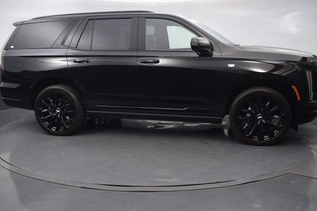Certified 2026 Cadillac Escalade Platinum Sport w/ LPO, ONYX Package AWD/4WD image 7