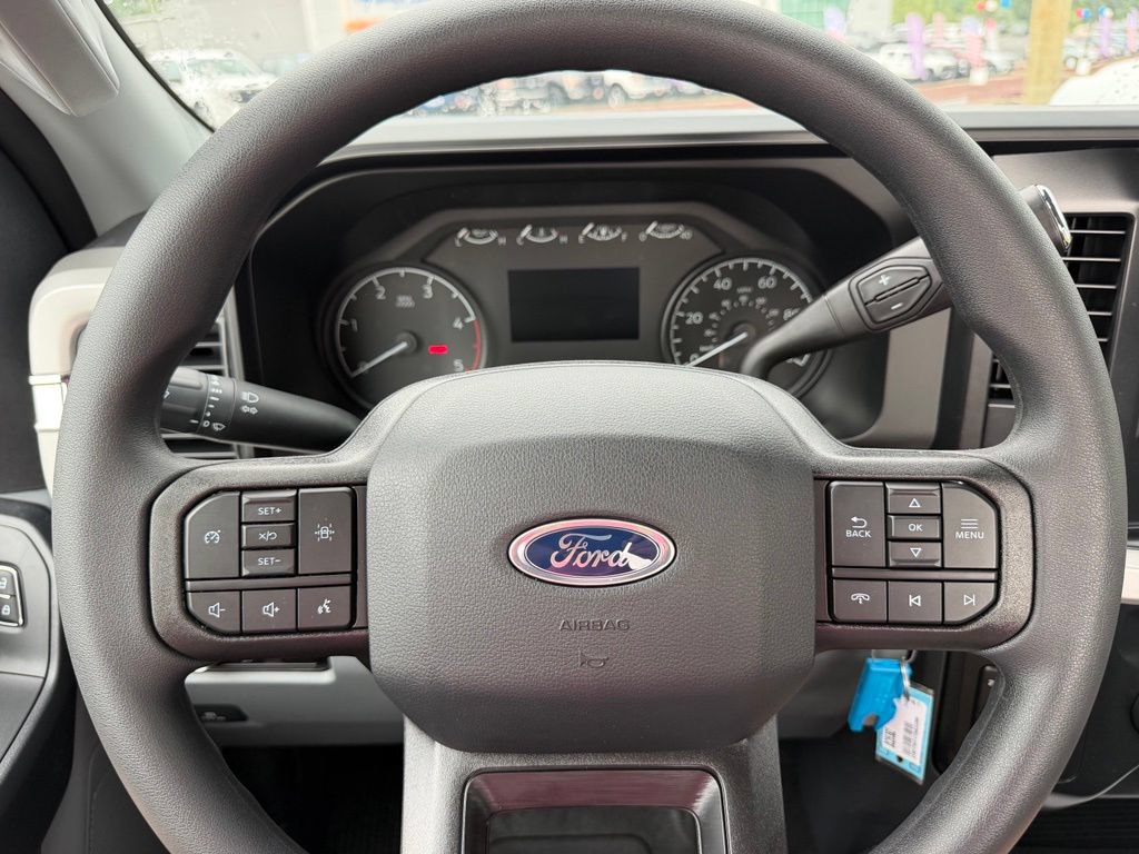 New 2026 Ford F550 4x4 Regular Cab Super Duty image 9