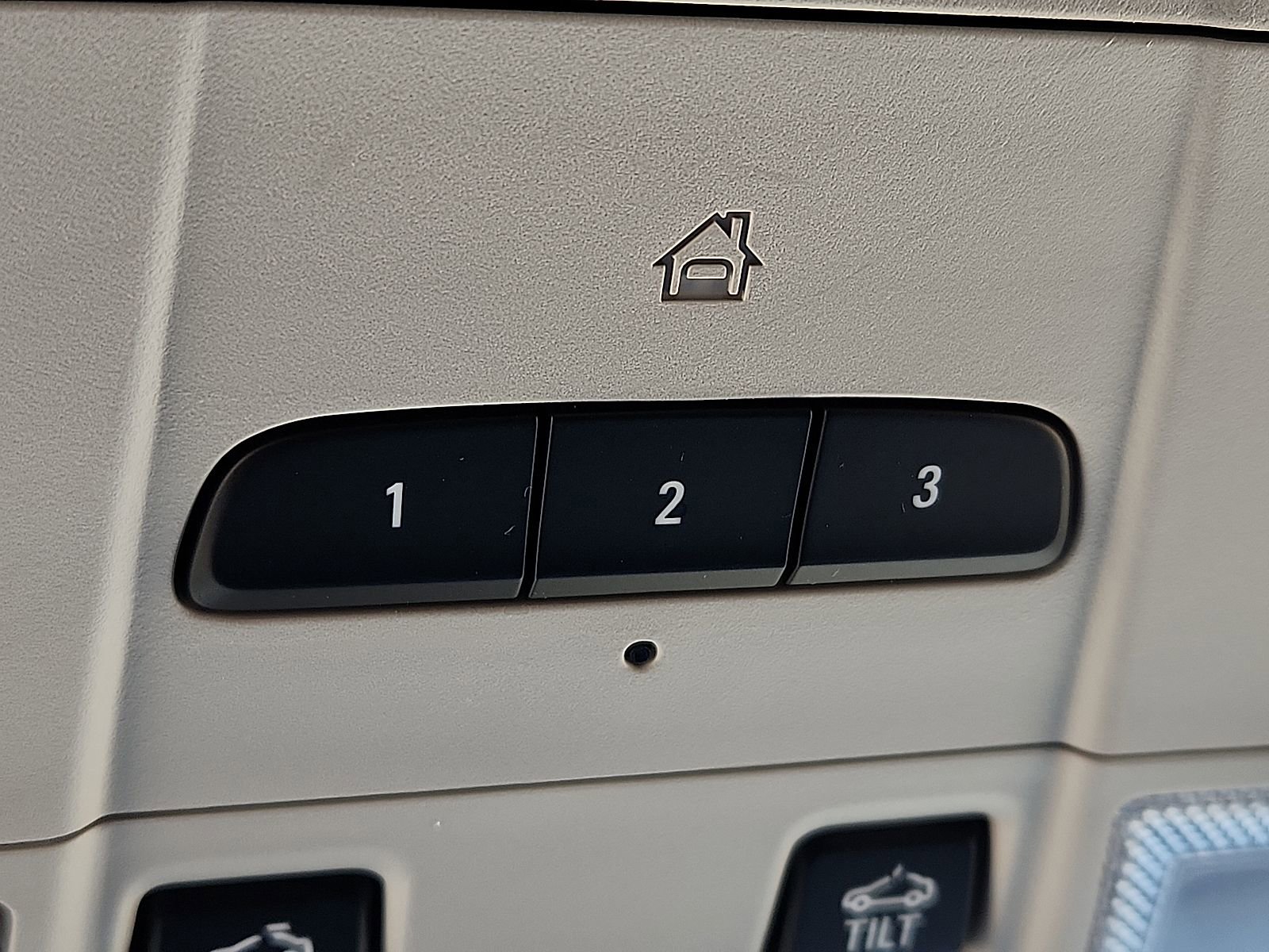 Used 2021 Buick Enclave Avenir w/ Avenir Technology Package AWD/4WD image 22