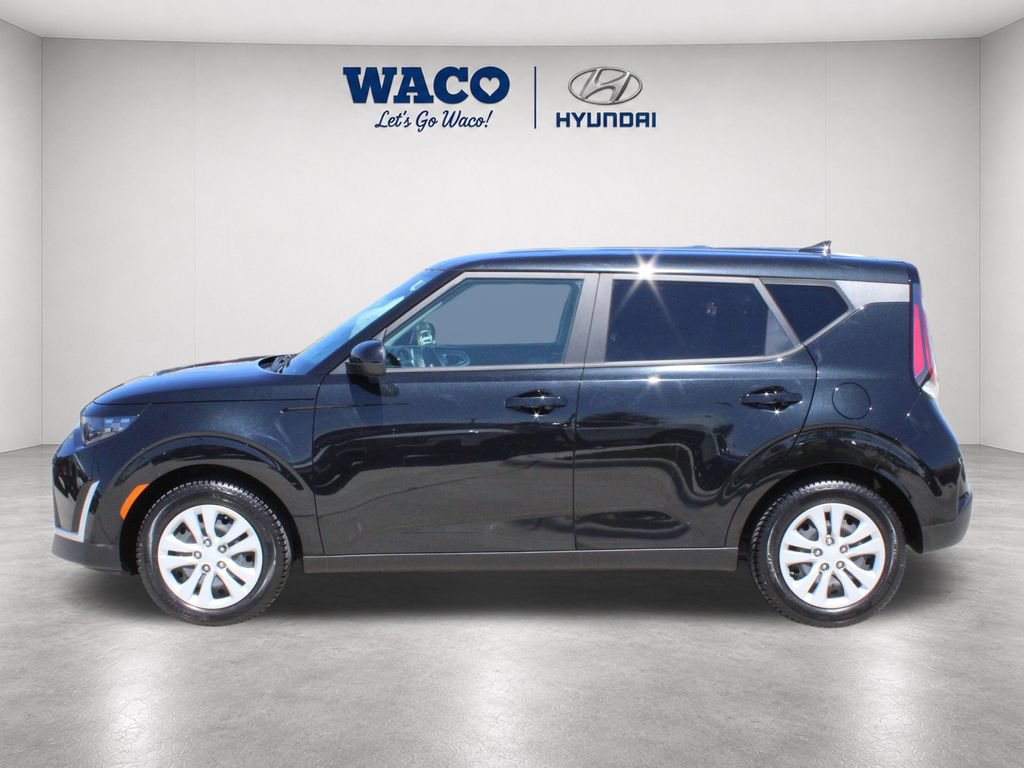 Used 2023 Kia Soul LX FWD image 4