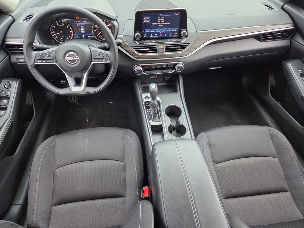Used 2025 Nissan Altima 2.5 SV image 9