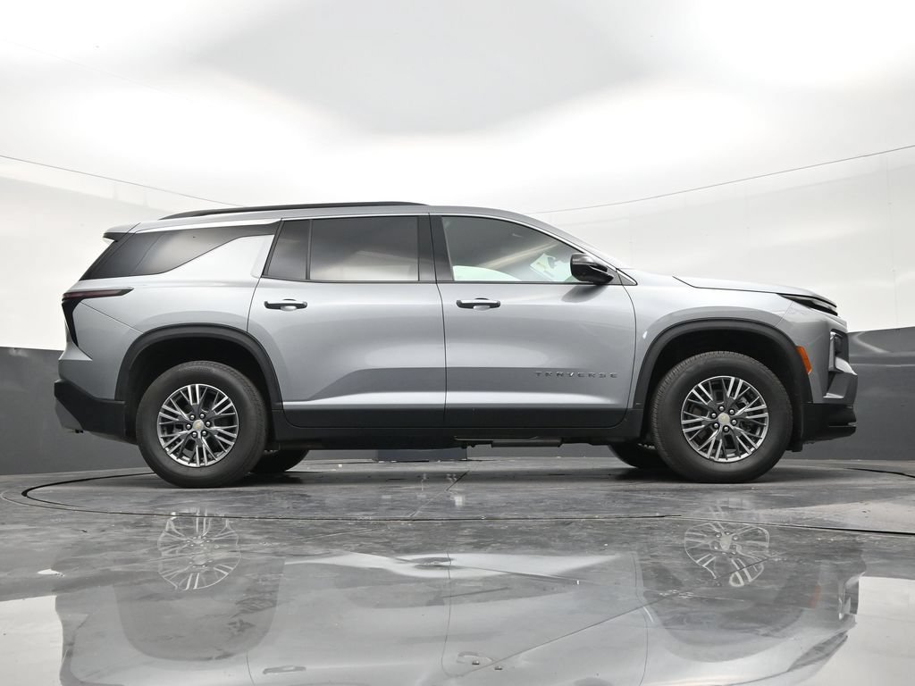 Used 2024 Chevrolet Traverse LS FWD image 23
