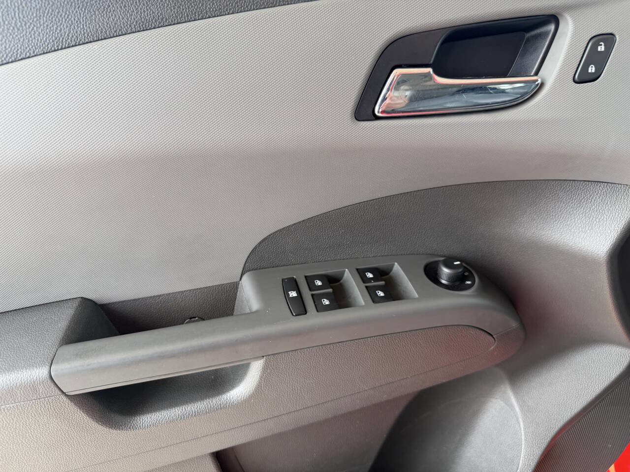 Used 2015 Chevrolet Sonic LTZ FWD image 10