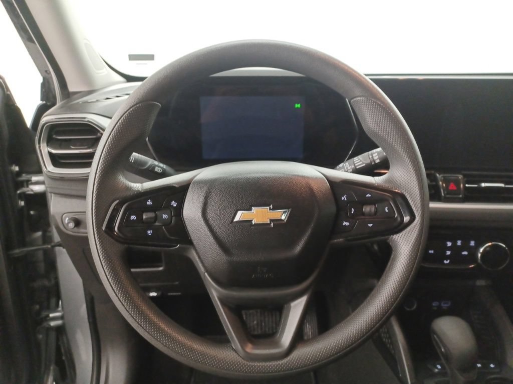 Used 2025 Chevrolet TrailBlazer LT FWD image 18