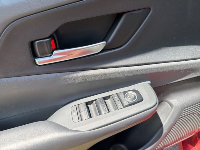 Used 2024 Toyota Prius XLE FWD image 13