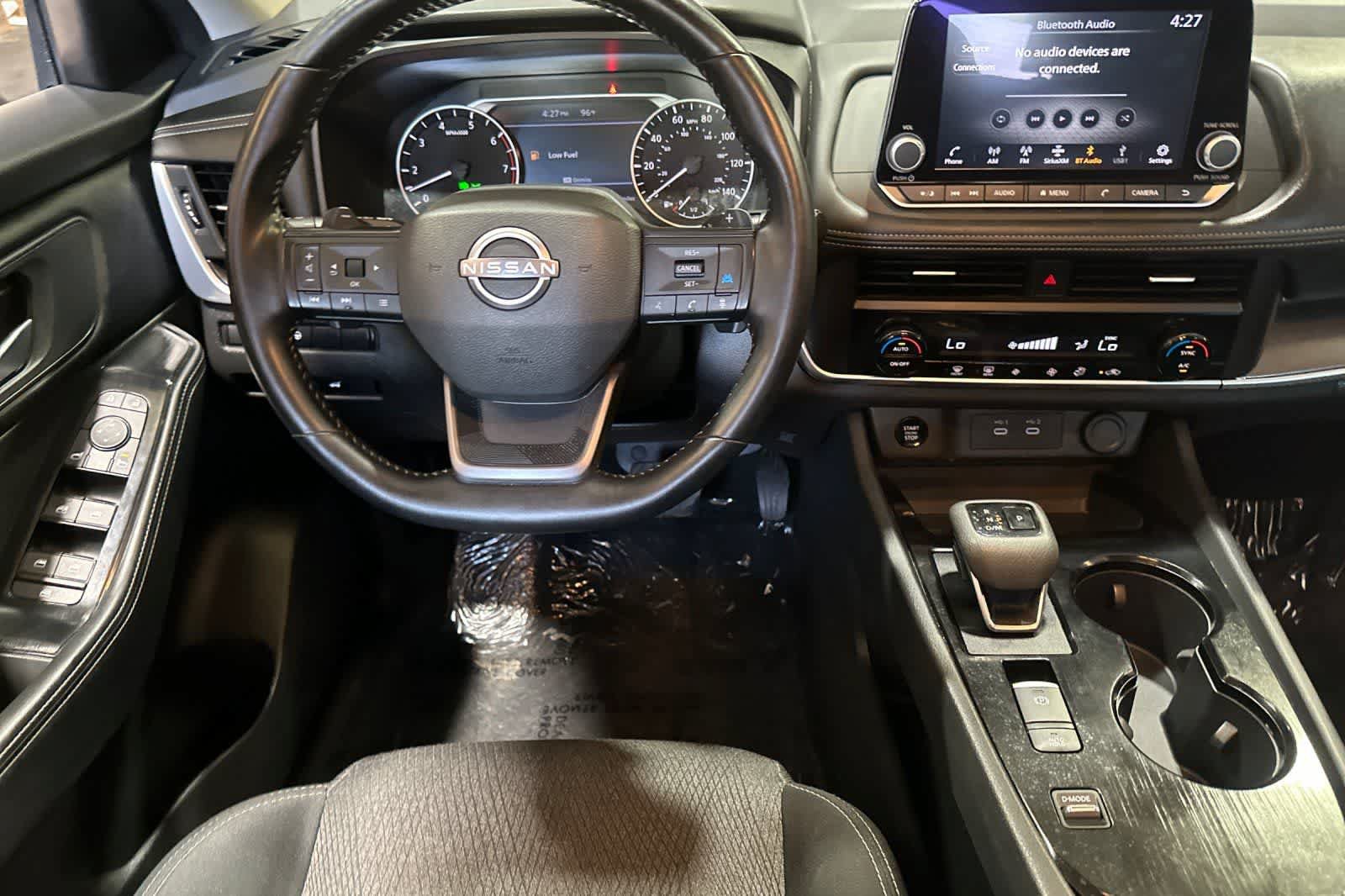 Certified 2025 Nissan Rogue SV FWD image 16