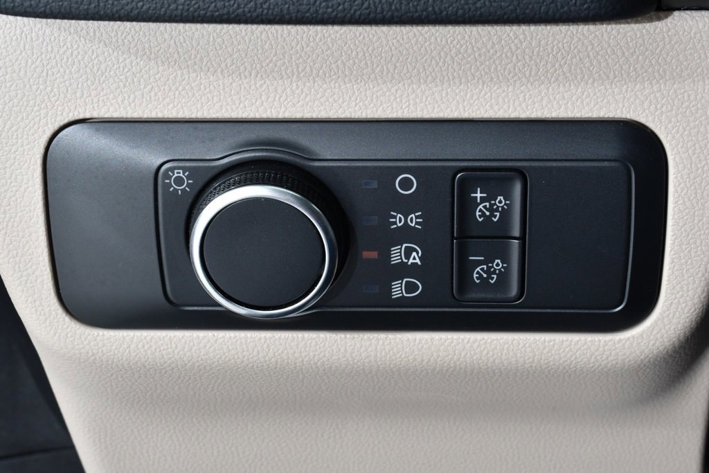 Used 2022 Ford Escape SE w/ Cold Weather Package image 32