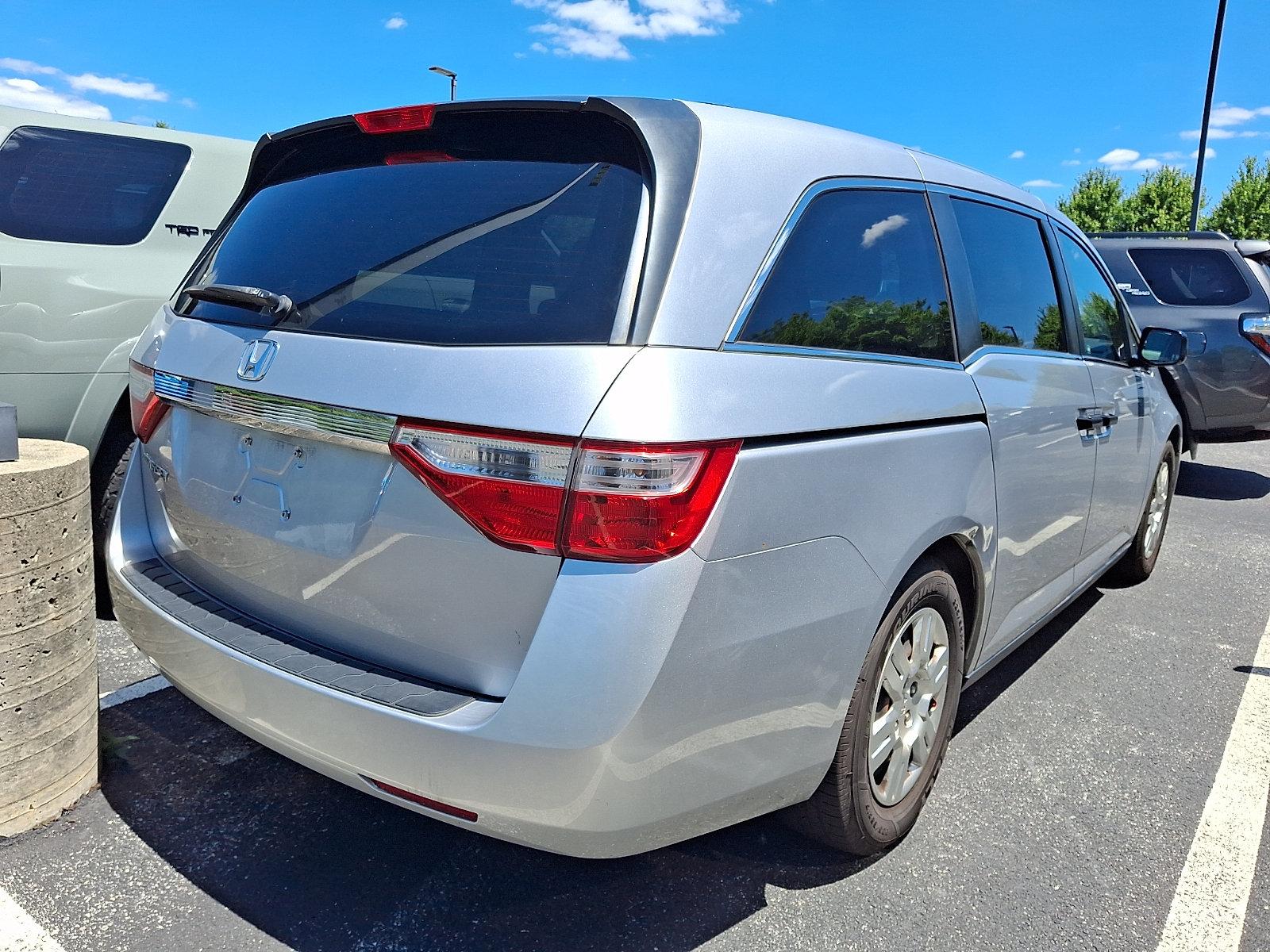 Used 2012 Honda Odyssey LX image 3