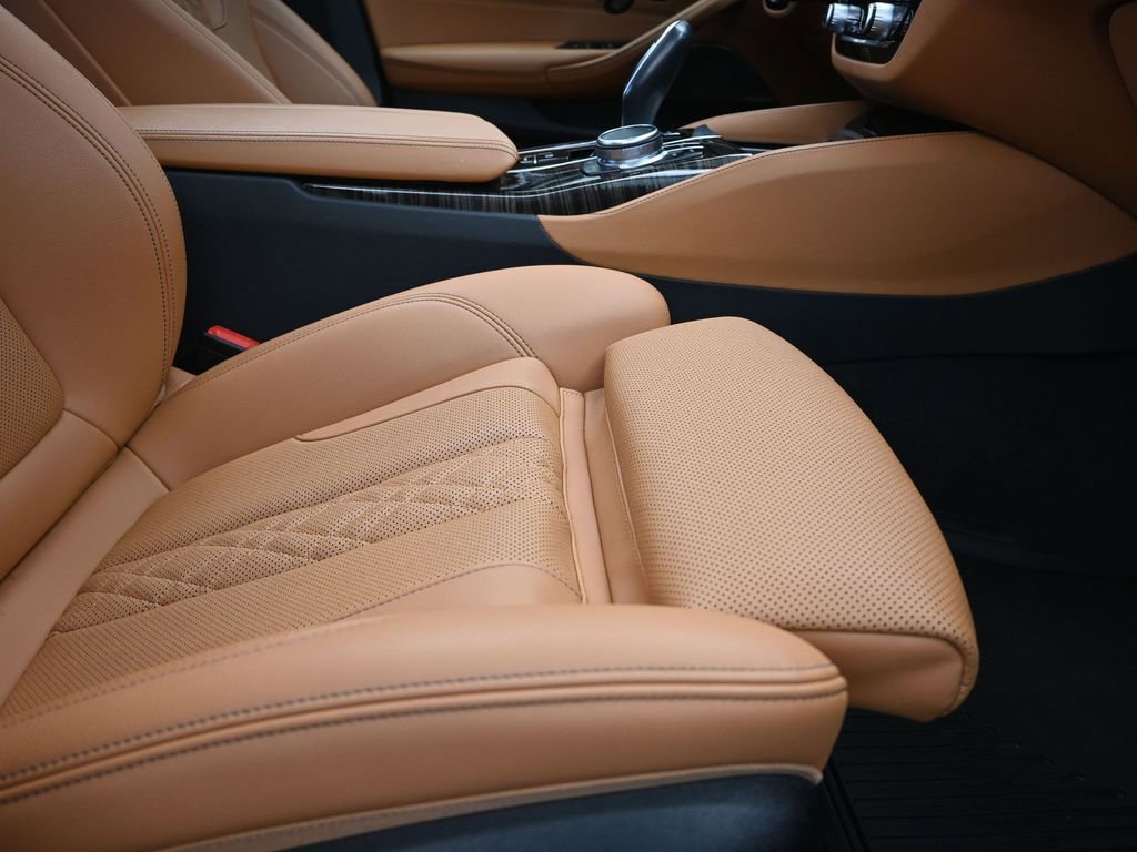Certified 2023 BMW 530e w/ M Sport Package image 25
