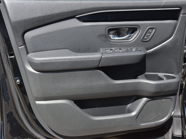 Used 2025 Honda Pilot EX-L image 9