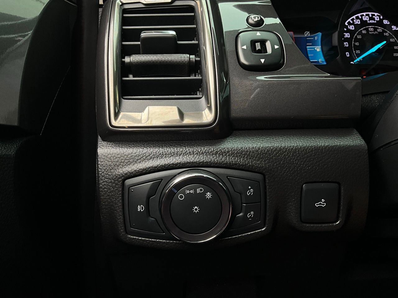 Used 2020 Ford Ranger Lariat w/ Equipment Group 501A Mid image 24